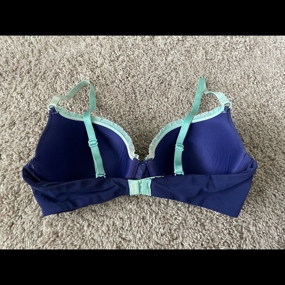 Victoria’s Secret Bra - Picture 2 of 4